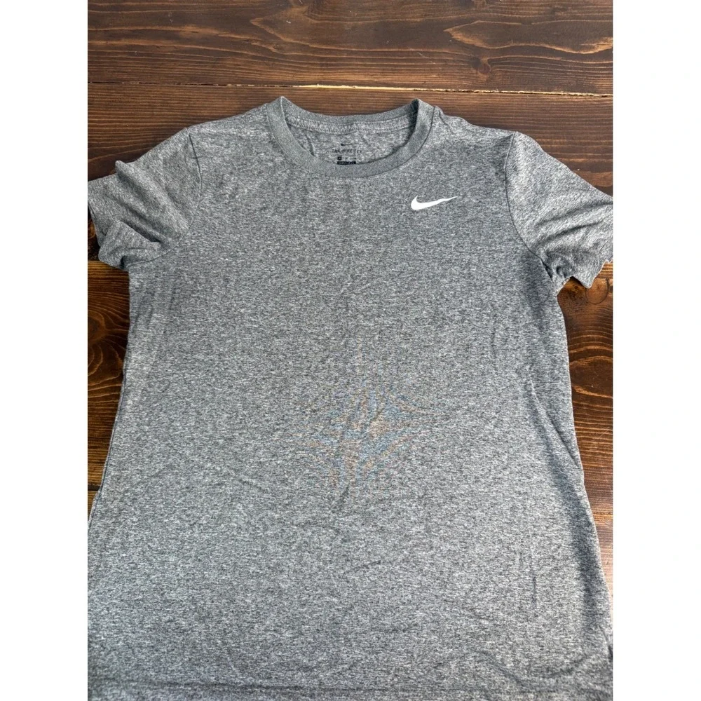 Nike Dri-FIT Gray T-Shirt Soccer Graphic Tee Women's Medium Athletic Top & Pants